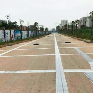 防裂贴施工